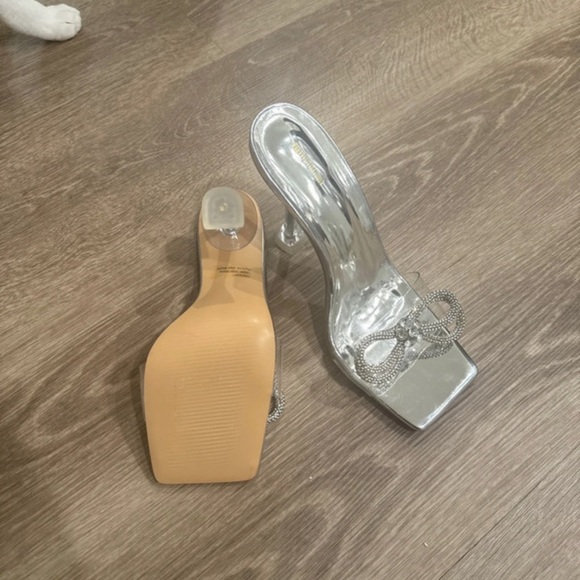 PrettyLittleThing Silver Bow Heels - Picture 3 of 4